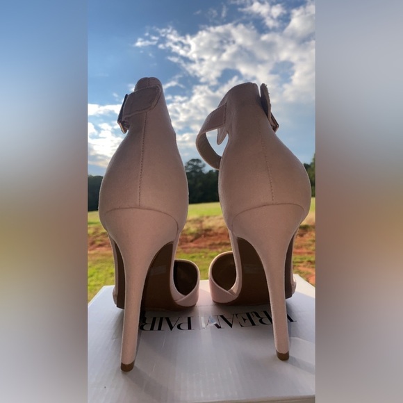 Romantic Dream Pairs Pale / Blush Pink New buckle ankle strap pointed toe size 8 - Picture 3 of 4